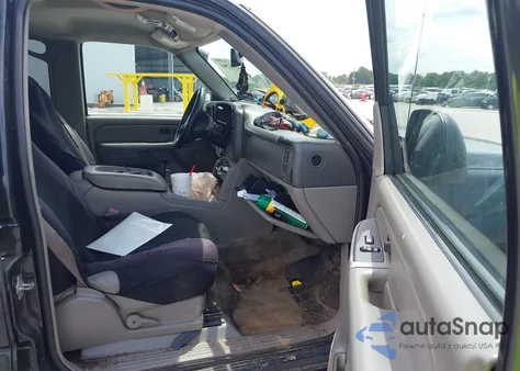 2004 Chevrolet Suburban 1500 Ls из США, поврежденный, VIN 1GNEC16Z14J310528